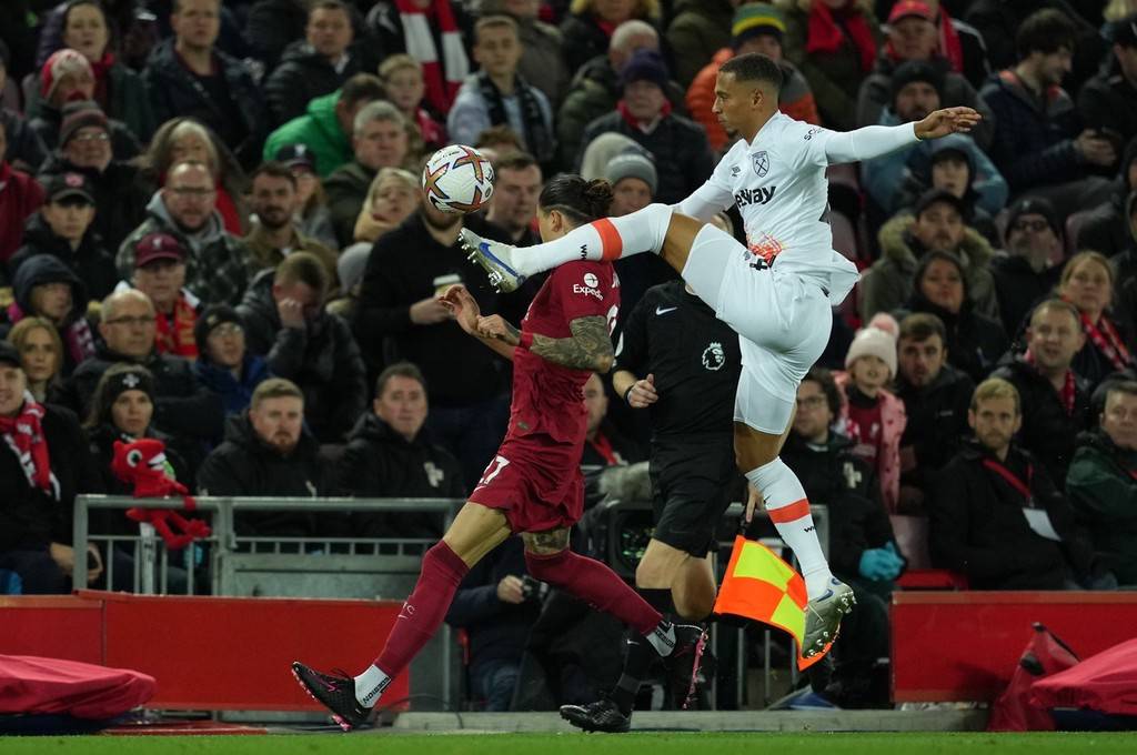 切尔西球星帕尔默伤缺，切尔西备战利物浦关键战战术调整